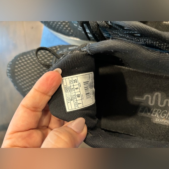 Excellent condition. Men’s Size 7 Levitate GTS Brooks - Picture 4 of 6